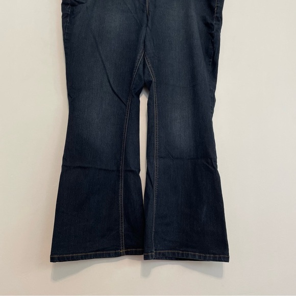 TORRID Plus Size Slim Boot Jean Vintage Stretch Dark Mid Rise Boot Cut 22S SHORT - Picture 4 of 16